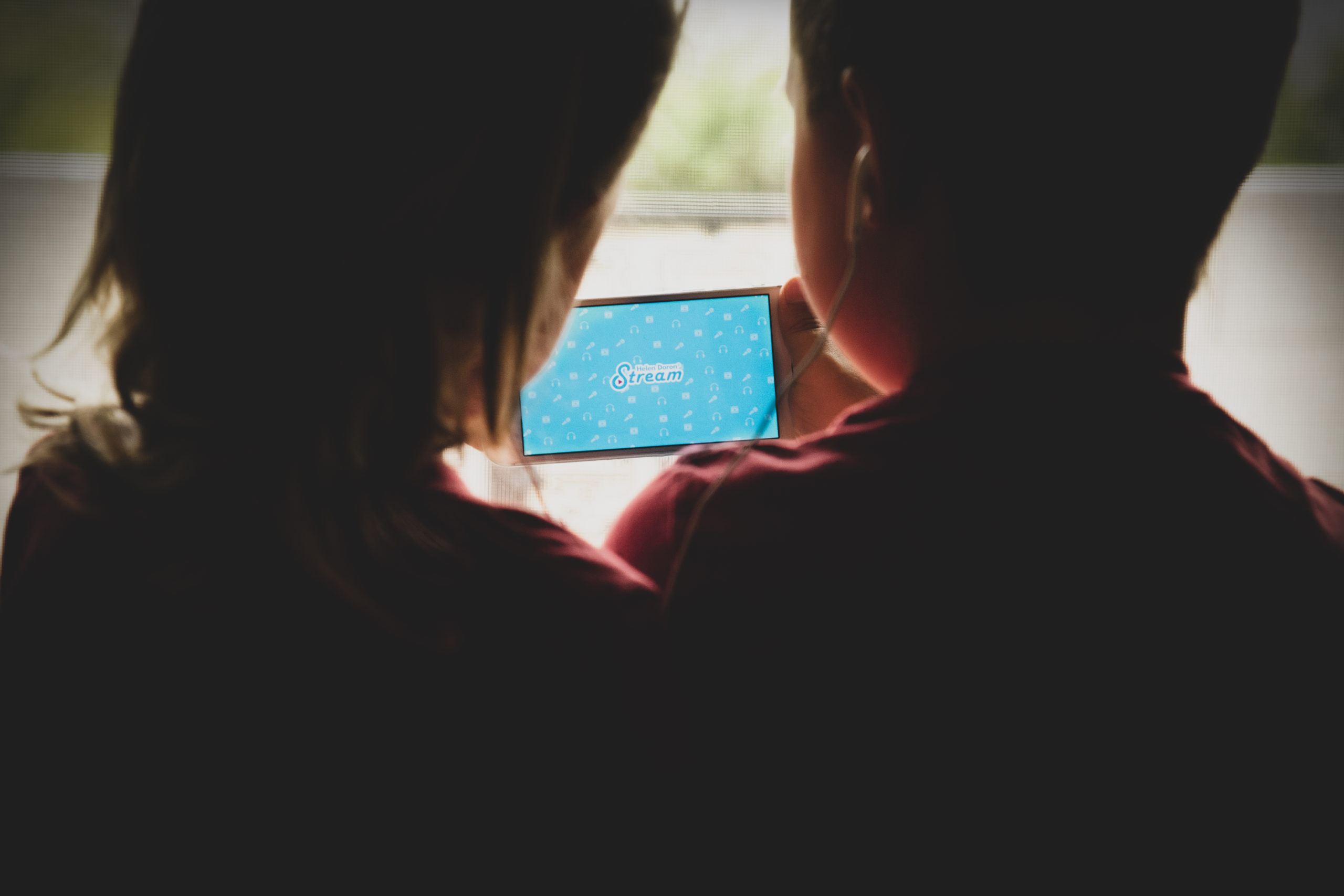 Read more about the article Miért van szükség a hanganyagok hallgatására?