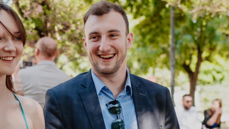 Szigeti Csaba Helen Doron angoltanár portréja