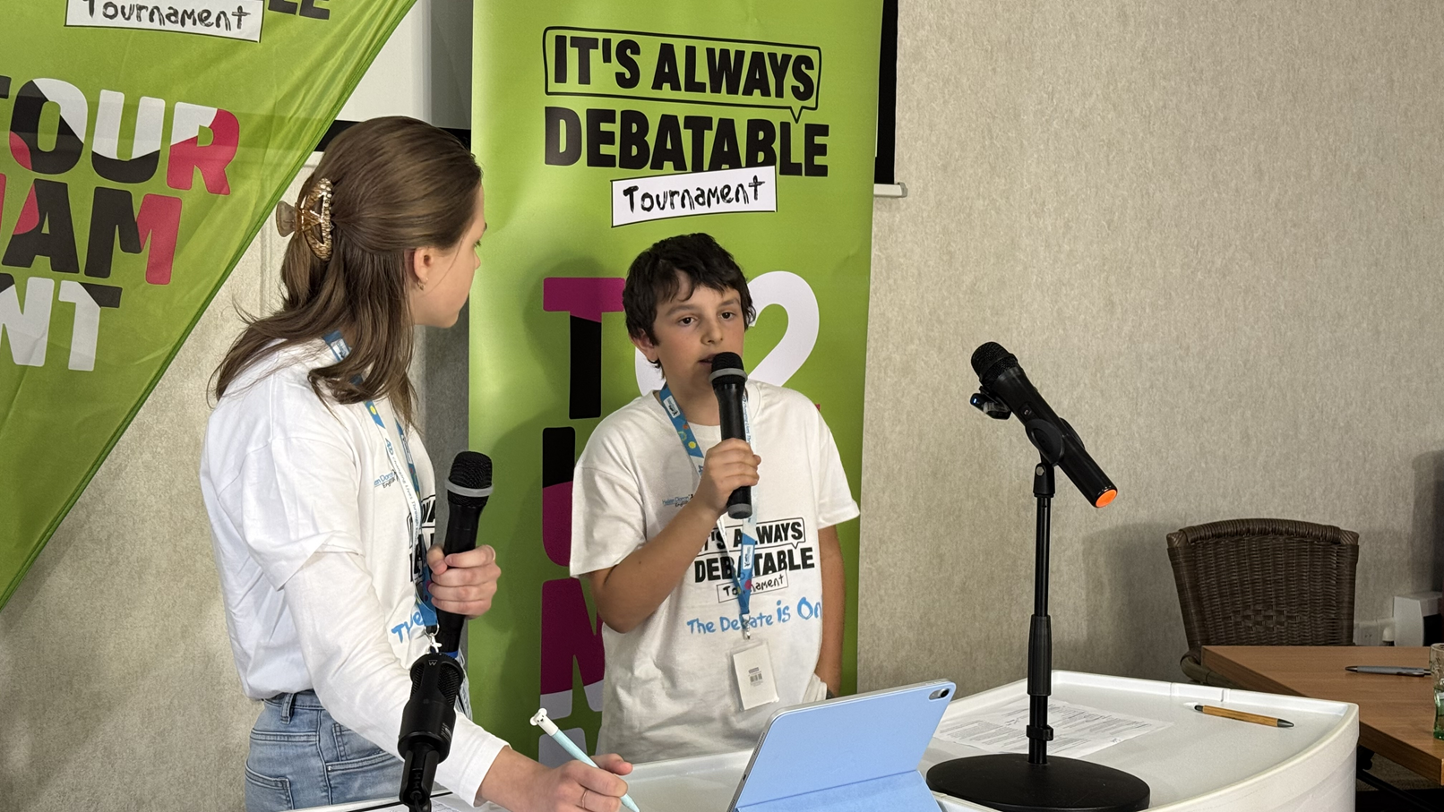 Read more about the article Érvelés – hogyan tanulnak meg a fiatalok magabiztosan gondolkodni és megszólalni